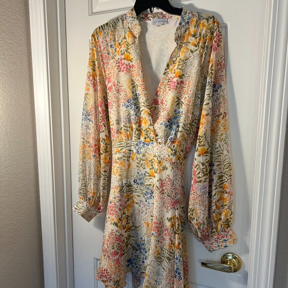 Lucy Paris Dress - Picture 2 of 4